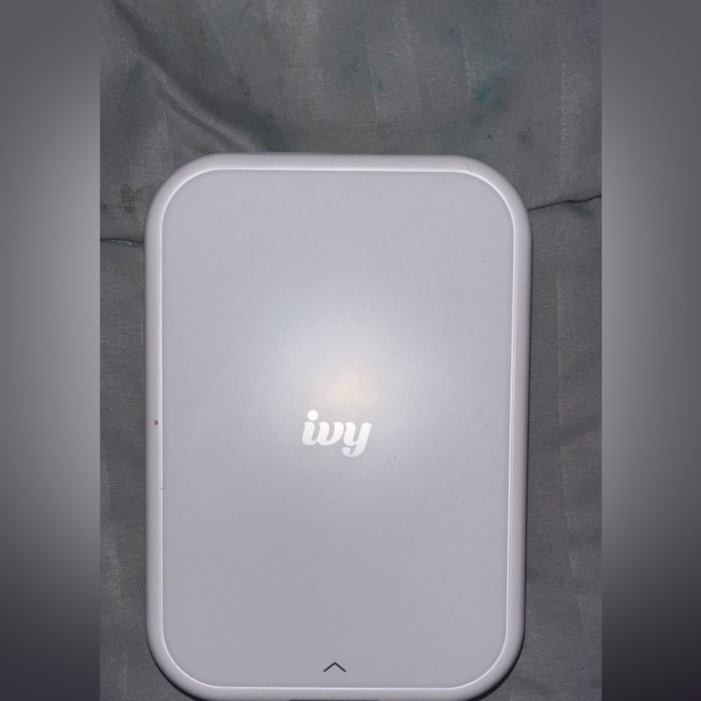 Ivy portable printer prints pictures straight from phone